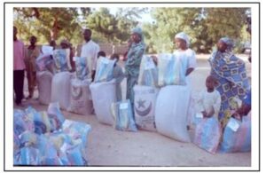 Lire la suite à propos de l’article Programme National de Soutien aux Orphelins et Enfants Vulnérables du Sida : REMISE DES DONS AUX OEV